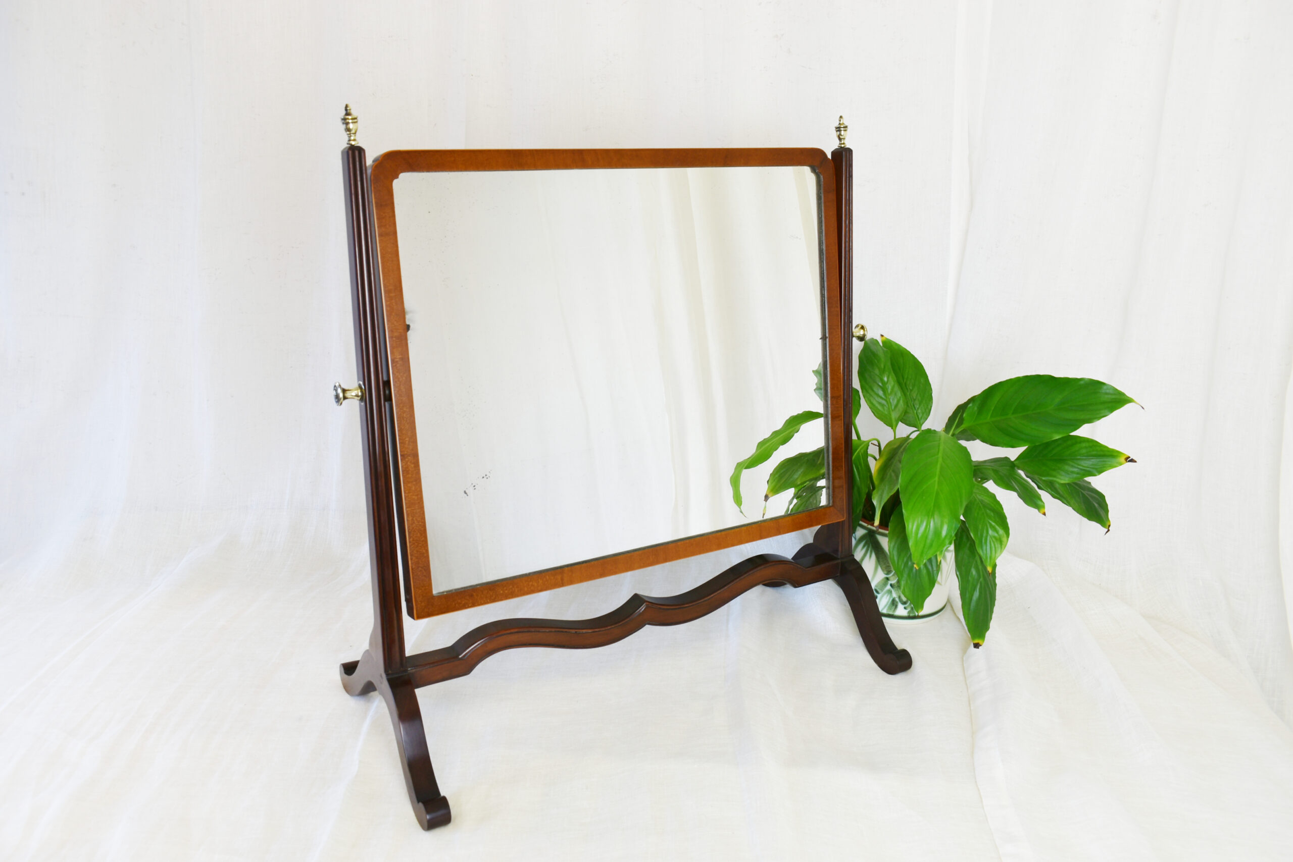 table mirror